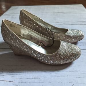 Nicole Gold with Rhinestone Round Toe Wedge Heels Sz 9W
